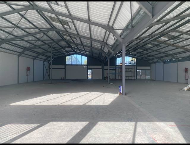 366M² RETAIL TO LET IN TOKAI